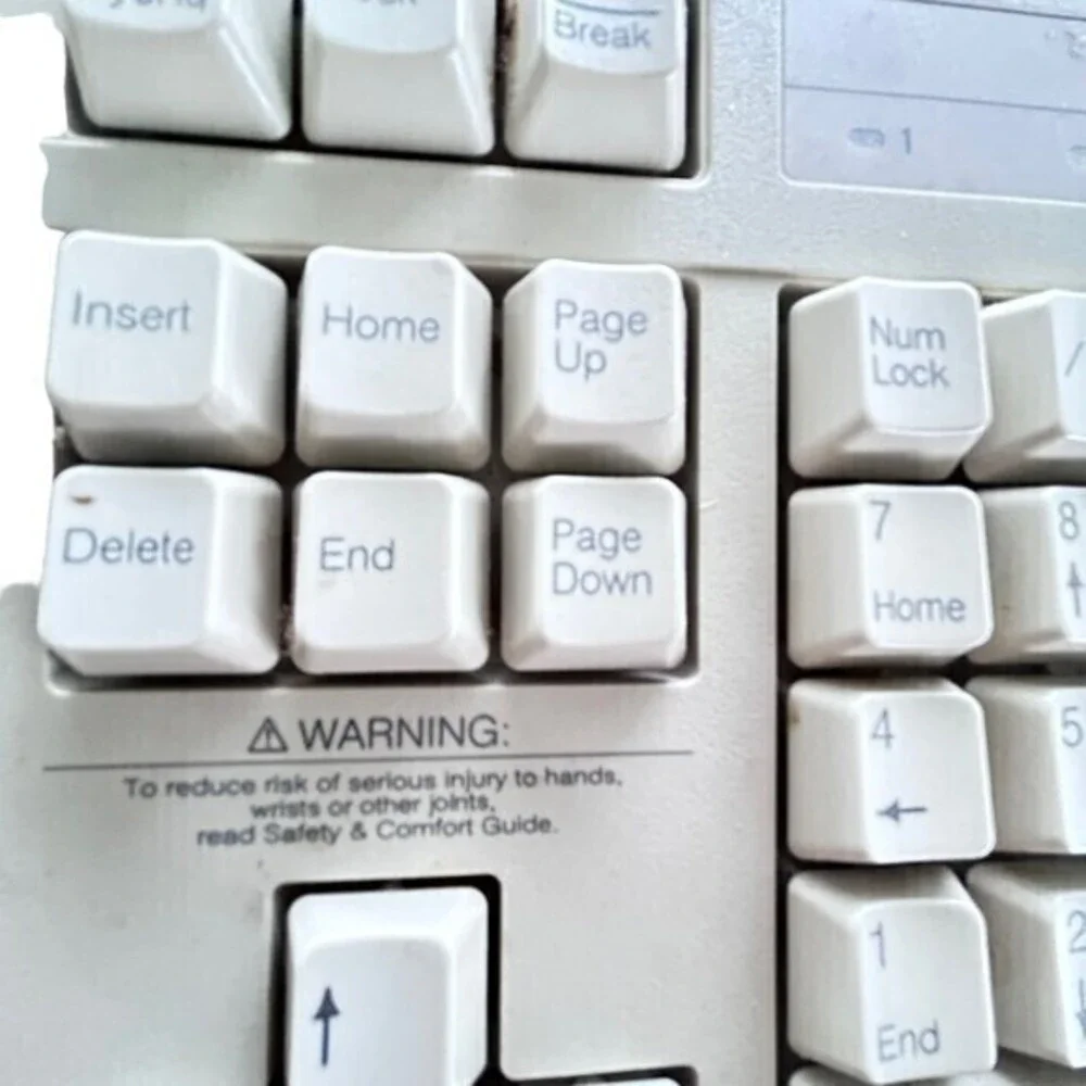 Compaq 166516-001 Wired‎ Keyboard PS/2 Vintage 121975-001 NOT tESTED